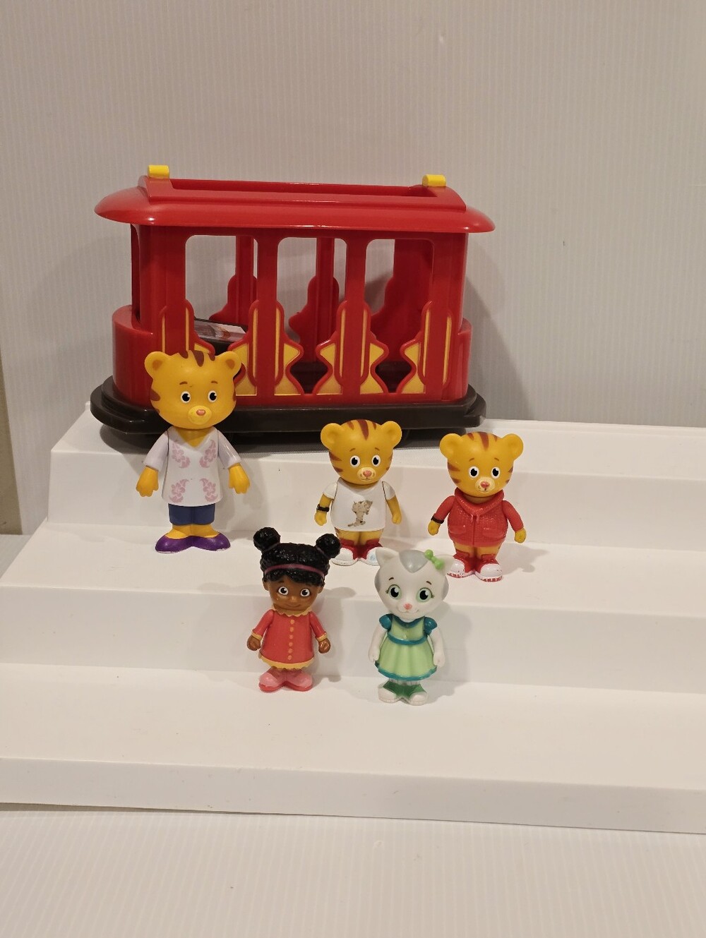 PBS Daniel Tiger Neighborhood Pull Back Trolley and Figure Set